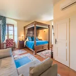 Chateau Cornu 4*