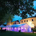 فندق Chateau Cornu 4*