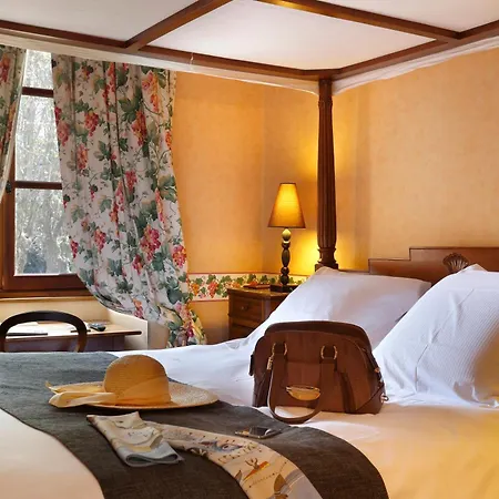 Chateau Cornu Hotel 4*