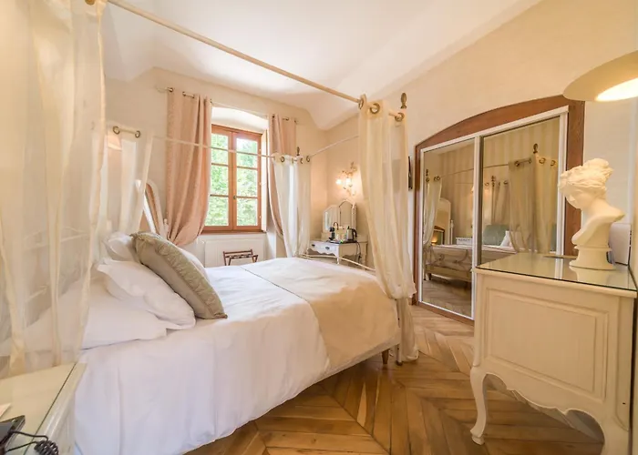 Chateau Cornu 호텔 4*