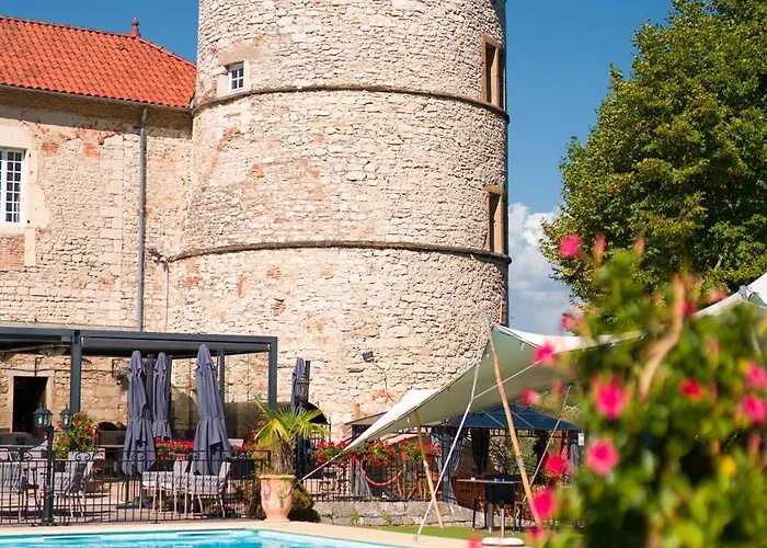 Chateau Cornu 호텔 4*